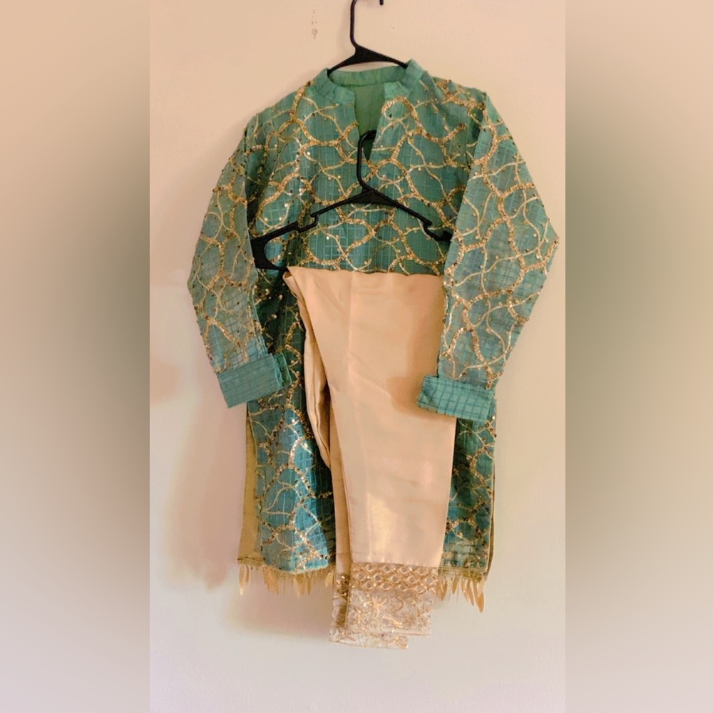 ALL PAKISTANI AND INDIAN DRESSES